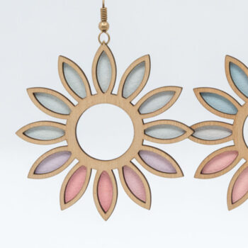 Intra απο ξύλο plywood 3mm-4mm πάχος – Σκουλαρίκια ηλίανθου Δίασταση 5x5 cm INTRAFABR-123009486 - Image 1