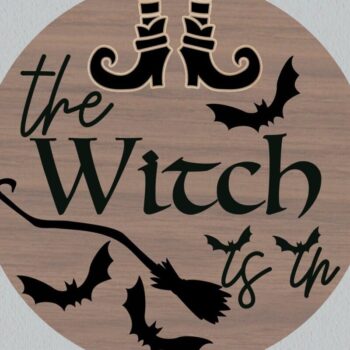 Intra απο ξύλο plywood 3mm-4mm πάχος – Η Μάγισσα είναι στο Door Hanger Laser Δίασταση  20x20 cm INTRAFABR-34002570 - Image 1