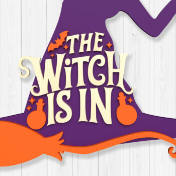 Intra απο ξύλο plywood 3mm-4mm πάχος – Η Μάγισσα είναι στο, Halloween Sign Δίασταση  40x30 cm INTRAFABR-105326152 - Image 1