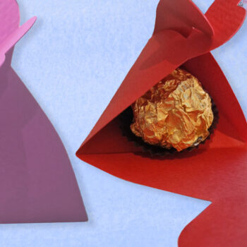 Intra απο ξύλο plywood 3mm-4mm πάχος – Τριγωνικό κουτί με κλείσιμο καρδιών Δίασταση 20x20 cm INTRAFABR-102133639 - Image 3