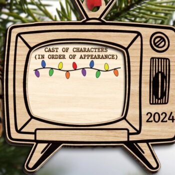 Intra απο ξύλο plywood 3mm-4mm πάχος – Οικογενειακό Χριστουγεννιάτικο Στολίδι TV Δίασταση  20x20 cm INTRAFABR-110860482 - Image 1