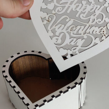 Intra απο ξύλο plywood 3mm-4mm πάχος – Διακοσμητικό κουτί σε σχήμα καρδιάς για την ημέρα του Αγίου Βαλεντίνου Δίασταση  20x20 cm INTRAFABR-114634090 - Image 5