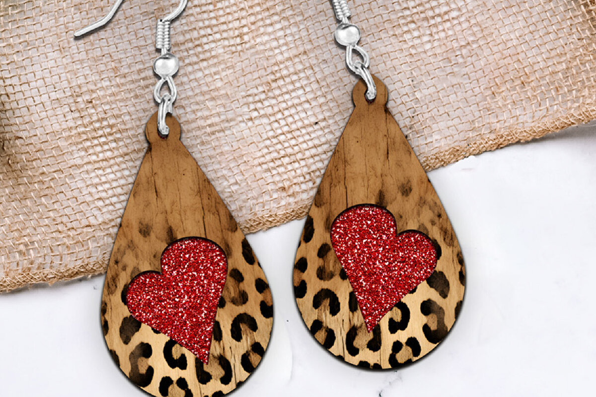 Intra απο ξύλο plywood 3mm-4mm πάχος – Σκουλαρίκια Καρδιά Αγίου Βαλεντίνου κοπής με λέιζερ. Δίασταση  5x5 cm INTRAFABR-112411875