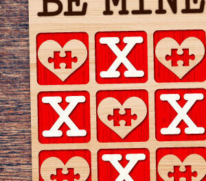 Intra απο ξύλο plywood 3mm-4mm πάχος – Παιχνίδι Tic Tac Toe Valentine Δίασταση  20x20 cm INTRAFABR-50826598