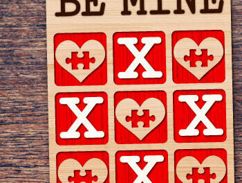 Intra απο ξύλο plywood 3mm-4mm πάχος – Παιχνίδι Tic Tac Toe Valentine Δίασταση  20x20 cm INTRAFABR-50826598 - Image 1