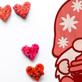 Intra απο ξύλο plywood 3mm-4mm πάχος – Gnome ημέρας του Αγίου Βαλεντίνου με Cupcake Δίασταση  20x20 cm INTRAFABR-86742296 - Image 2