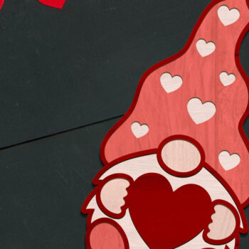 Intra απο ξύλο plywood 3mm-4mm πάχος – Gnome για την ημέρα του Αγίου Βαλεντίνου με αρχείο καρδιάς Δίασταση  20x20 cm INTRAFABR-86546159 - Image 3