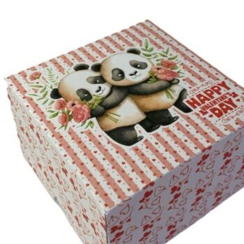 Intra απο ξύλο plywood 3mm-4mm πάχος – Κουτί δώρου για την ημέρα του Αγίου Βαλεντίνου Panda Δίασταση  20x20 cm INTRAFABR-58070557 - Image 1