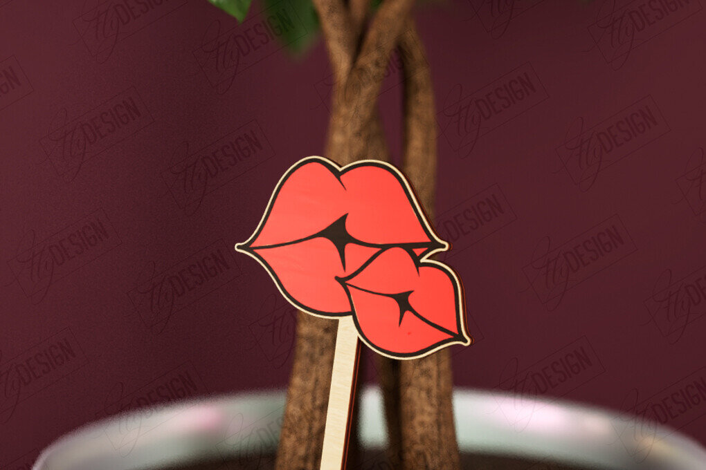 Intra απο ξύλο plywood 3mm-4mm πάχος – Φυτό Πάσσαλο για την Ημέρα του Αγίου Βαλεντίνου |Σχήμα καρδιάς Δίασταση  20x20 cm INTRAFABR-112620679