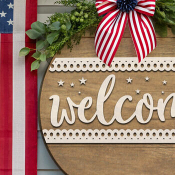 Intra απο ξύλο plywood 3mm-4mm πάχος – Καλώς ήρθατε στις 4 Ιουλίου Door Δίασταση  20x20 cm INTRAFABR-117243891 - Image 1