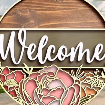 Intra απο ξύλο plywood 3mm-4mm πάχος – Welcome Peonies Door Hanger Laser Δίασταση 20x20 cm INTRAFABR-119692203 - Image 1