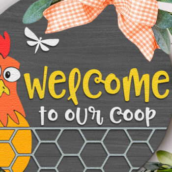 Intra απο ξύλο plywood 3mm-4mm πάχος – Καλώς ήρθατε στο Our Coop, Farm Door Sign Δίασταση  40x30 cm INTRAFABR-115764988 - Image 1