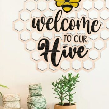 Intra απο ξύλο plywood 3mm-4mm πάχος – Καλώς ήρθατε στο Our Hive Honeycomb Sign Δίασταση  40x30 cm INTRAFABR-35358010 - Image 4