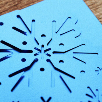 Intra απο ξύλο plywood 3mm-4mm πάχος – Πρότυπο χειμερινής κάρτας με Snowflakes Δίασταση  20x20 cm INTRAFABR-61403462 - Image 2