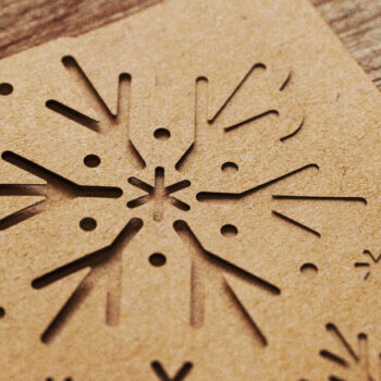 Intra απο ξύλο plywood 3mm-4mm πάχος – Πρότυπο χειμερινής κάρτας με Snowflakes Δίασταση  20x20 cm INTRAFABR-61403462 - Image 5