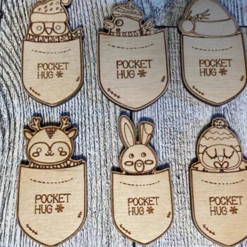 Intra απο ξύλο plywood 3mm-4mm πάχος – Winter Pocket Hugs Laser Δίασταση  20x20 cm INTRAFABR-50026340 - Image 2