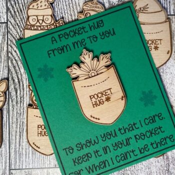 Intra απο ξύλο plywood 3mm-4mm πάχος – Winter Pocket Hugs Laser Δίασταση  20x20 cm INTRAFABR-50026340 - Image 3