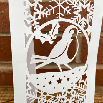Intra απο ξύλο plywood 3mm-4mm πάχος – Χριστουγεννιάτικη κάρτα Winter Robin Papercut Δίασταση  20x20 cm INTRAFABR-108948047 - Image 1