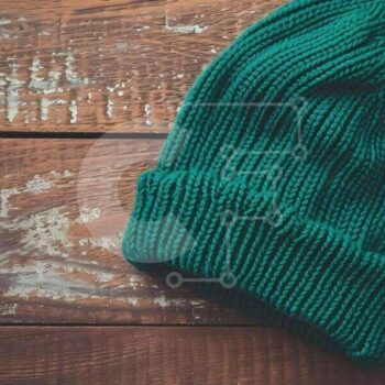 Intra Συλλεκτικό Ξύλινο Παζλ Plywood  4mm - Πλεκτό πράσινο φασόλι σε ξύλινη επιφάνεια Σε Ξύλινο Κουτί - Διαστάσεις: 10x10 cm – 25 κομμάτια - Image 1