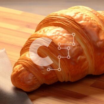 Intra Συλλεκτικό Ξύλινο Παζλ Plywood  4mm - Φρεσκοψημένο κρουασάν σε ξύλινο ξύλο κοπής Σε Ξύλινο Κουτί - Διαστάσεις: 10x10 cm – 25 κομμάτια - Image 1