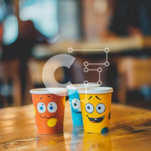 Intra Συλλεκτικό Ξύλινο Παζλ Plywood  4mm - Πολύχρωμα κύπελλα κινουμένων σχεδίων σε ξύλινο τραπέζι Σε Ξύλινο Κουτί - Διαστάσεις: 10x10 cm – 25 κομμάτια