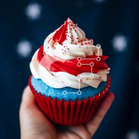 Intra Συλλεκτικό Ξύλινο Παζλ Plywood  4mm - Πατριωτικό Cupcake 4ης Ιουλίου με Κόκκινο, Λευκό και Μπλε γλάσο Σε Ξύλινο Κουτί - Διαστάσεις: 10x10 cm – 25 κομμάτια - Image 1