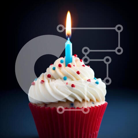 Intra Συλλεκτικό Ξύλινο Παζλ Plywood  4mm - Γιορτινό Cupcake με αναμμένο κερί Σε Ξύλινο Κουτί - Διαστάσεις: 10x10 cm – 25 κομμάτια - Image 1