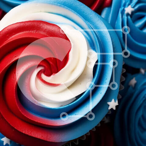 Intra Συλλεκτικό Ξύλινο Παζλ Plywood  4mm - Cupcakes με θέμα την Ημέρα της Ανεξαρτησίας σε κόκκινο, λευκό και μπλε Σε Ξύλινο Κουτί - Διαστάσεις: 10x10 cm – 25 κομμάτια - Image 1