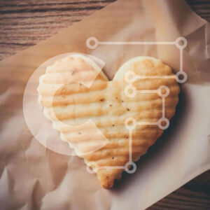 Intra Συλλεκτικό Ξύλινο Παζλ Plywood  4mm - Μπισκότο σε σχήμα καρδιάς σε καφέ χαρτί Σε Ξύλινο Κουτί - Διαστάσεις: 10x10 cm – 25 κομμάτια