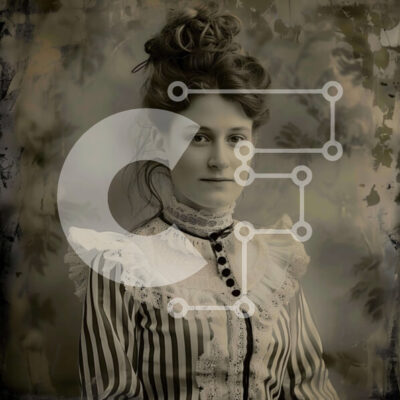 Intra Συλλεκτικό Ξύλινο Παζλ Plywood  4mm - Vintage γυναίκα με κομψό φόρεμα Σε Ξύλινο Κουτί - Διαστάσεις: 10x10 cm – 25 κομμάτια - Image 1