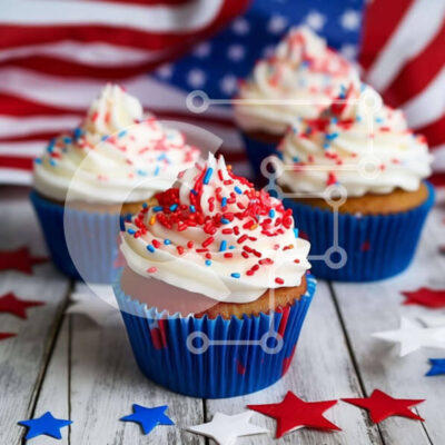 Intra Συλλεκτικό Ξύλινο Παζλ Plywood  4mm - Πατριωτικά Cupcakes για τη γιορτή της 4ης Ιουλίου Σε Ξύλινο Κουτί - Διαστάσεις: 10x10 cm – 25 κομμάτια - Image 1