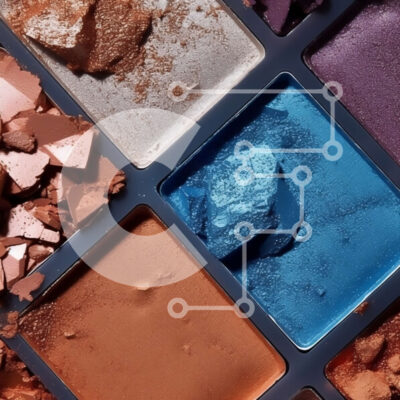 Intra Συλλεκτικό Ξύλινο Παζλ Plywood  4mm - Εκπληκτική κοντινή πλάνο μιας παλέτας μακιγιάζ με μπλε, μοβ και χρυσές σκιές ματιών Σε Ξύλινο Κουτί - Διαστάσεις: 10x10 cm – 25 κομμάτια - Image 1