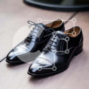 Intra Συλλεκτικό Ξύλινο Παζλ Plywood  4mm - Ζευγάρι μαύρα παπούτσια φόρεμα σε δρύινο ξύλινο τραπέζι Σε Ξύλινο Κουτί - Διαστάσεις: 10x10 cm – 25 κομμάτια