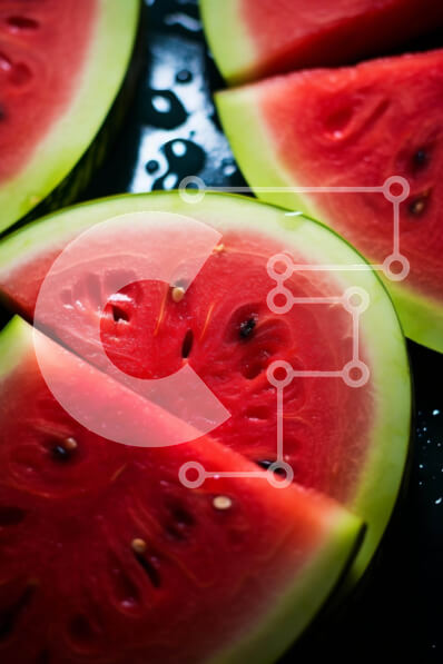 Intra Συλλεκτικό Ξύλινο Παζλ Plywood  4mm - Φέτες φρέσκου καρπουζιού σε μαύρη επιφάνεια Σε Ξύλινο Κουτί - Διαστάσεις: 10x10 cm – 25 κομμάτια