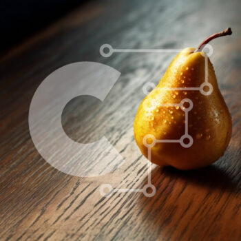 Intra Συλλεκτικό Ξύλινο Παζλ Plywood  4mm - Φρέσκο ​​και ζουμερό κίτρινο αχλάδι σε ξύλινο τραπέζι Σε Ξύλινο Κουτί - Διαστάσεις: 10x10 cm – 25 κομμάτια - Image 1