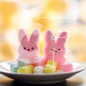 Intra Συλλεκτικό Ξύλινο Παζλ Plywood  4mm - Marshmallow τιτιβίζει και λαγουδάκι στο λευκό πιάτο Σε Ξύλινο Κουτί - Διαστάσεις: 10x10 cm – 25 κομμάτια