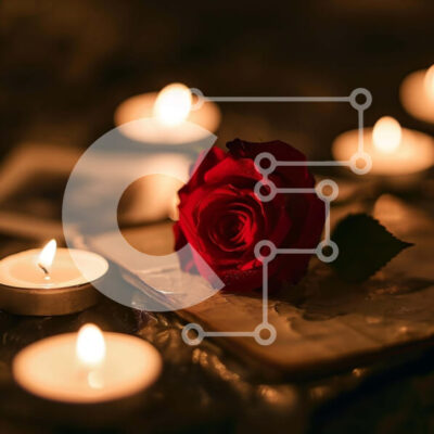 Intra Συλλεκτικό Ξύλινο Παζλ Plywood  4mm - Ρομαντική νεκρή φύση με κόκκινο τριαντάφυλλο, κεριά και ανοιχτό βιβλίο Σε Ξύλινο Κουτί - Διαστάσεις: 10x10 cm – 25 κομμάτια - Image 1