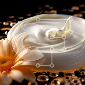 Intra Συλλεκτικό Ξύλινο Παζλ Plywood  4mm - Όμορφη εικόνα σαντιγί και πορτοκαλί λουλούδι σε λευκό μπολ σε μαύρο φόντο Σε Ξύλινο Κουτί - Διαστάσεις: 10x10 cm – 25 κομμάτια