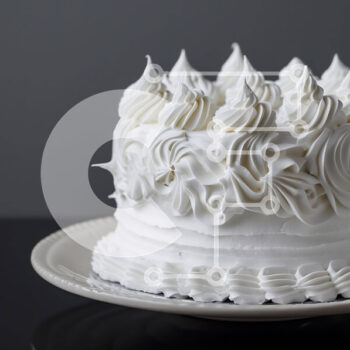 Intra Συλλεκτικό Ξύλινο Παζλ Plywood  4mm - Φρεσκοψημένο λευκό κέικ στο πιάτο Σε Ξύλινο Κουτί - Διαστάσεις: 10x10 cm – 25 κομμάτια - Image 1