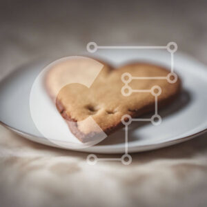 Intra Συλλεκτικό Ξύλινο Παζλ Plywood  4mm - Μπισκότο σε σχήμα καρδιάς σε ένα πιάτο Σε Ξύλινο Κουτί - Διαστάσεις: 10x10 cm – 25 κομμάτια