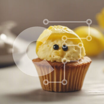 Intra Συλλεκτικό Ξύλινο Παζλ Plywood  4mm - Χαριτωμένο Cupcake με Yellow Frosting και Λεμόνια Σε Ξύλινο Κουτί - Διαστάσεις: 10x10 cm – 25 κομμάτια - Image 1