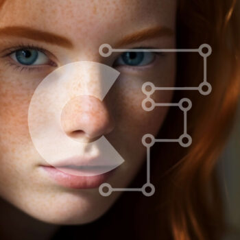 Intra Συλλεκτικό Ξύλινο Παζλ Plywood  4mm - Νεαρή γυναίκα με κόκκινα μαλλιά και φακίδες Σε Ξύλινο Κουτί - Διαστάσεις: 10x10 cm – 25 κομμάτια - Image 1