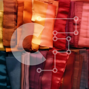 Intra Συλλεκτικό Ξύλινο Παζλ Plywood  4mm - Όμορφα και πολύχρωμα μεταξωτά μαντήλια κρεμασμένα σε ράφι Σε Ξύλινο Κουτί - Διαστάσεις: 10x10 cm – 25 κομμάτια - Image 1