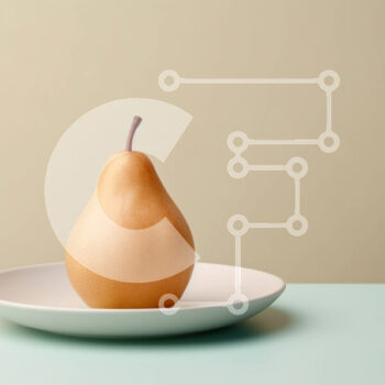 Intra Συλλεκτικό Ξύλινο Παζλ Plywood  4mm - Φρέσκο ​​και ώριμο αχλάδι σε ένα άσπρο πιάτο Σε Ξύλινο Κουτί - Διαστάσεις: 10x10 cm – 25 κομμάτια - Image 1