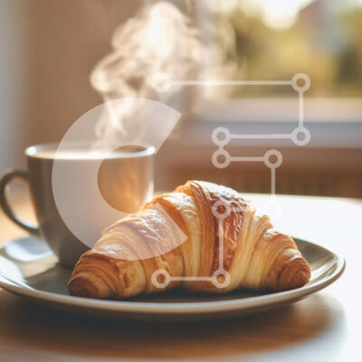 Intra Συλλεκτικό Ξύλινο Παζλ Plywood 4mm - Ζεστή σκηνή πρωινού με κρουασάν και καφέ Σε Ξύλινο Κουτί - Διαστάσεις: 10x10 cm – 25 κομμάτια - Image 1