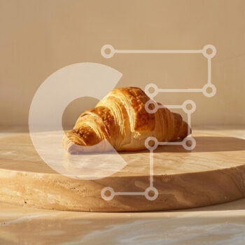 Intra Συλλεκτικό Ξύλινο Παζλ Plywood  4mm - Φρέσκο ​​κρουασάν σε μαρμάρινη πιατέλα Σε Ξύλινο Κουτί - Διαστάσεις: 10x10 cm – 25 κομμάτια - Image 1