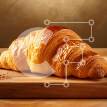 Intra Συλλεκτικό Ξύλινο Παζλ Plywood  4mm - Φρεσκοψημένο κρουασάν σε ξύλινη σανίδα κοπής Σε Ξύλινο Κουτί - Διαστάσεις: 10x10 cm – 25 κομμάτια - Image 1