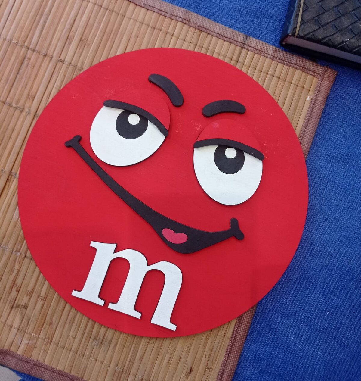 Intra απο ξύλο plywood 3mm-4mm πάχος - Κουτί δώρου Smiley Face Δίασταση 30x30 cm Intraeaxys-voq26e5o