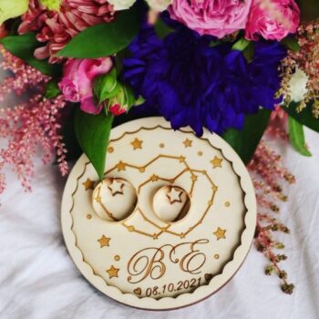 Intra απο ξύλο plywood 3mm-4mm πάχος - Εξατομικευμένη θήκη για τη βέρα Δίασταση 30x30 cm Intraeaxys-eoxln5jo - Image 1