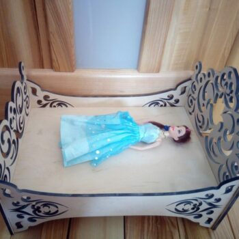 Intra απο ξύλο plywood 3mm-4mm πάχος - Ξύλινο κρεβάτι Barbie Doll Δίασταση 30x30 cm Intraeaxys-zo9y63w7 - Image 1